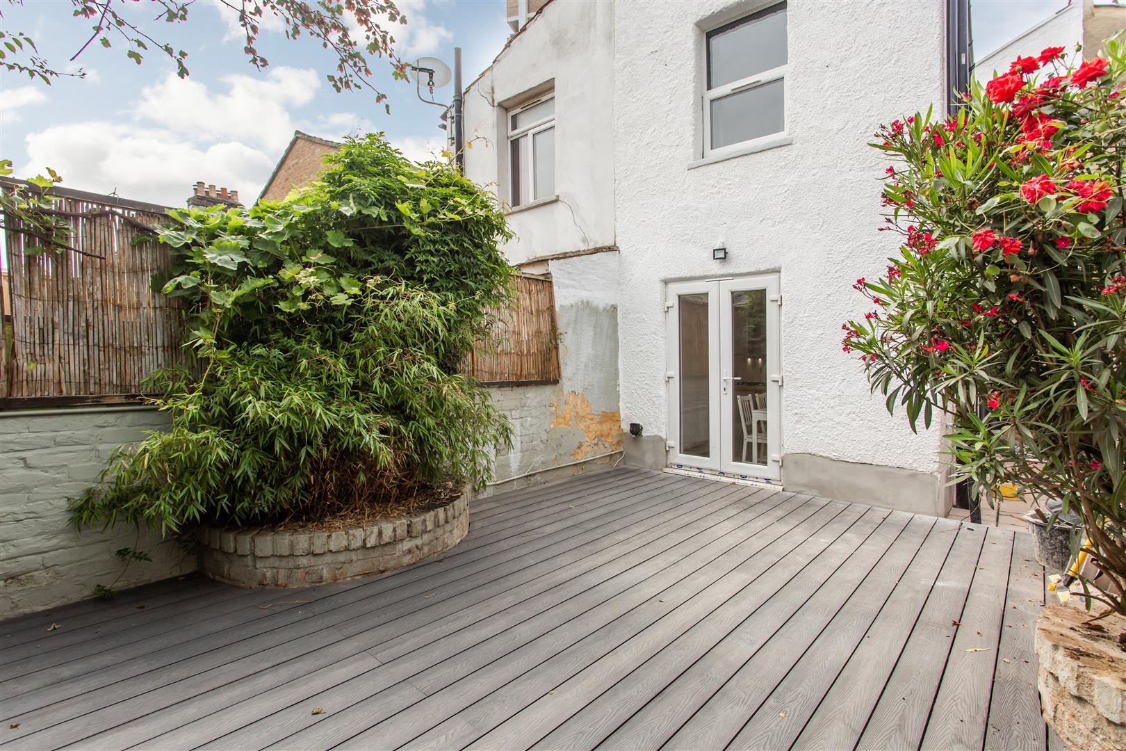 4 bed property in Bow Common Lane, Mile End